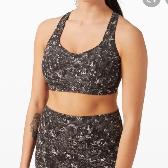Lululemon sports bra - Picture 1 of 6